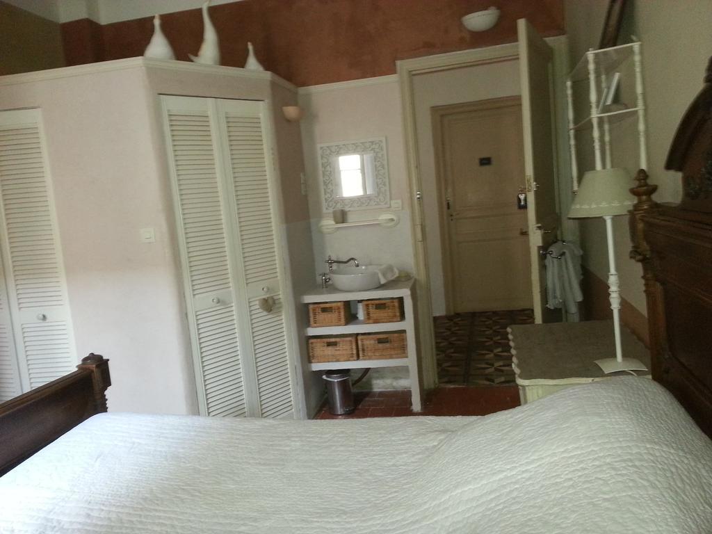 Le Patio Des Cigales Bed & Breakfast Roquefort-des-Corbieres Ruang foto