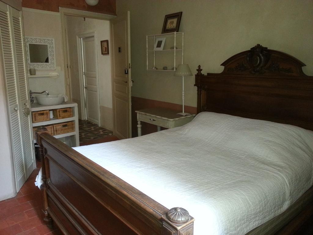 Le Patio Des Cigales Bed & Breakfast Roquefort-des-Corbieres Ruang foto