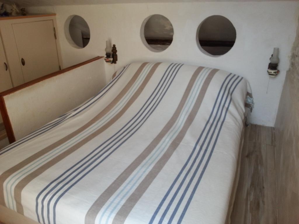 Le Patio Des Cigales Bed & Breakfast Roquefort-des-Corbieres Ruang foto