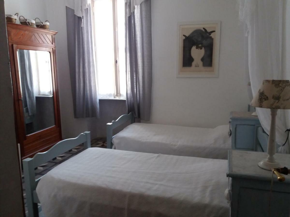Le Patio Des Cigales Bed & Breakfast Roquefort-des-Corbieres Bagian luar foto