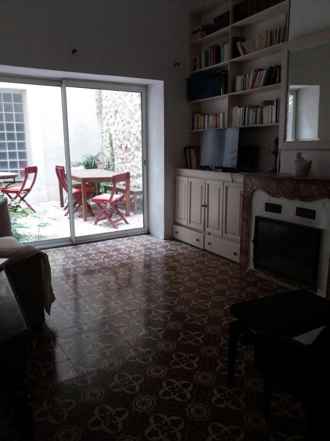 Le Patio Des Cigales Bed & Breakfast Roquefort-des-Corbieres Bagian luar foto