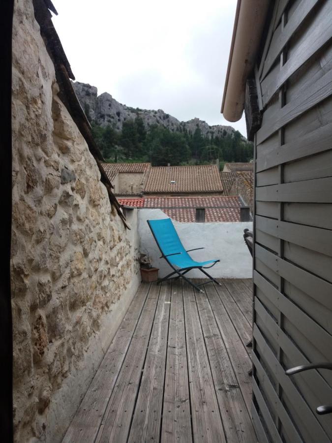 Le Patio Des Cigales Bed & Breakfast Roquefort-des-Corbieres Bagian luar foto